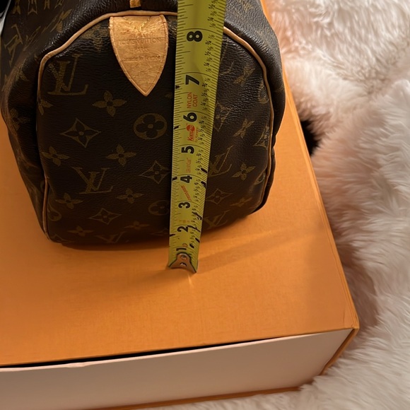 Authentic Louis Vuitton Speedy 30 monogram - Picture 15 of 16